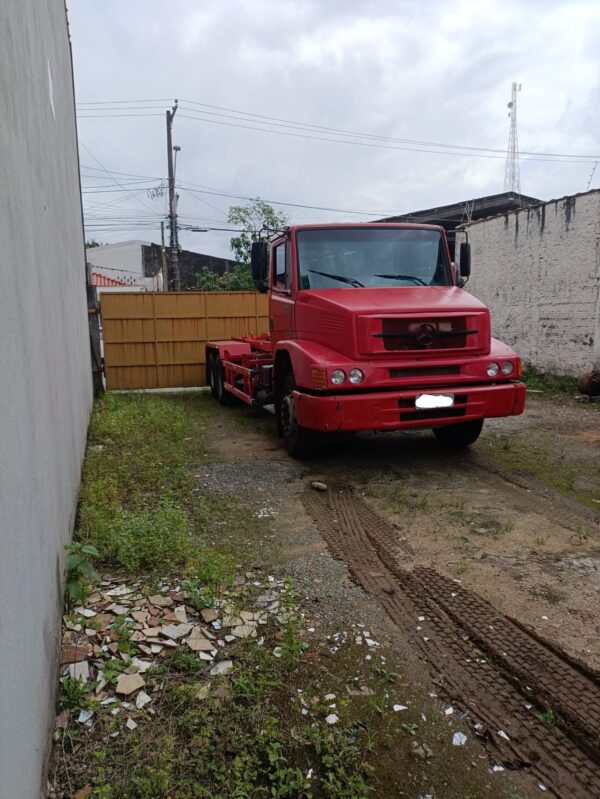 MBB 1620 com Rolon Roloff G 25 | Ano 2008 | R$ 210.000,00